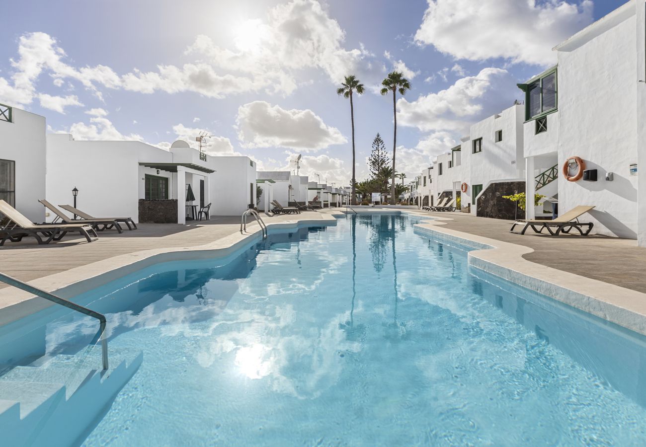 Apartamento en Puerto del Carmen - Home2Book Sunny Dream Apt Puerto del Carmen, Pool