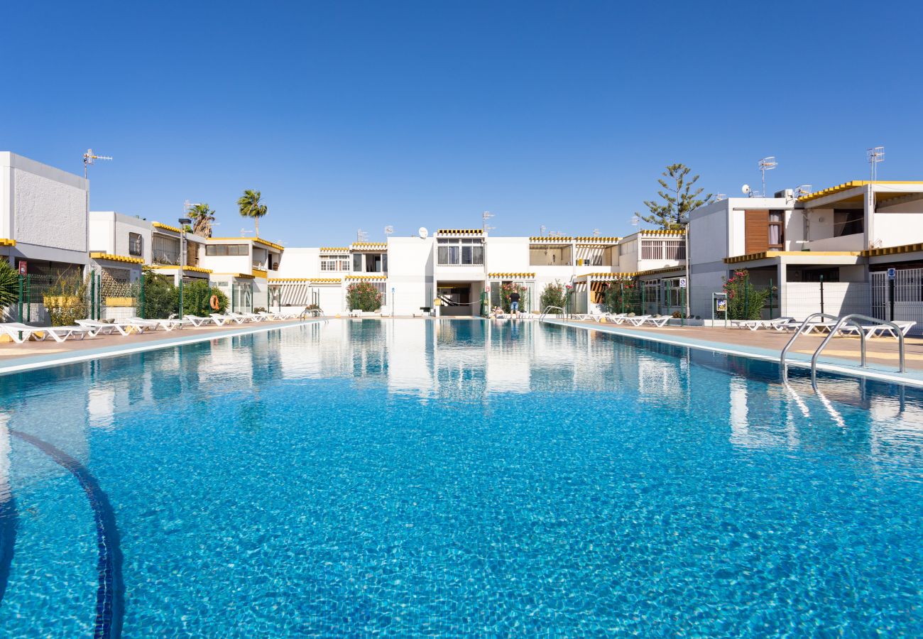 Apartamento en Costa del Silencio - Home2Book Lovely & Bright Apt, Pool & Terrace