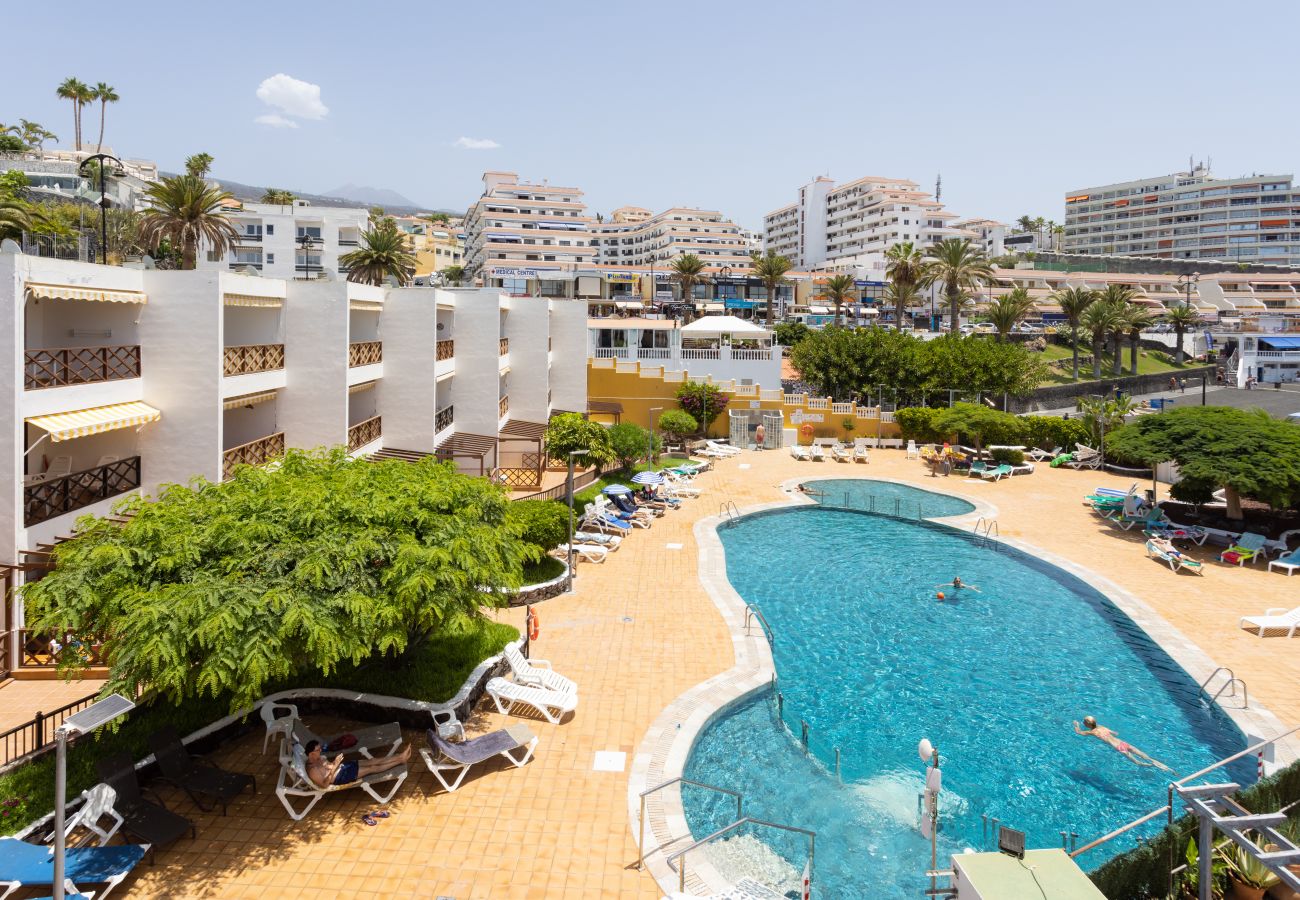 Apartamento en Santiago del Teide - Home2Book Seafront of La Arena Beach Apt, Pool