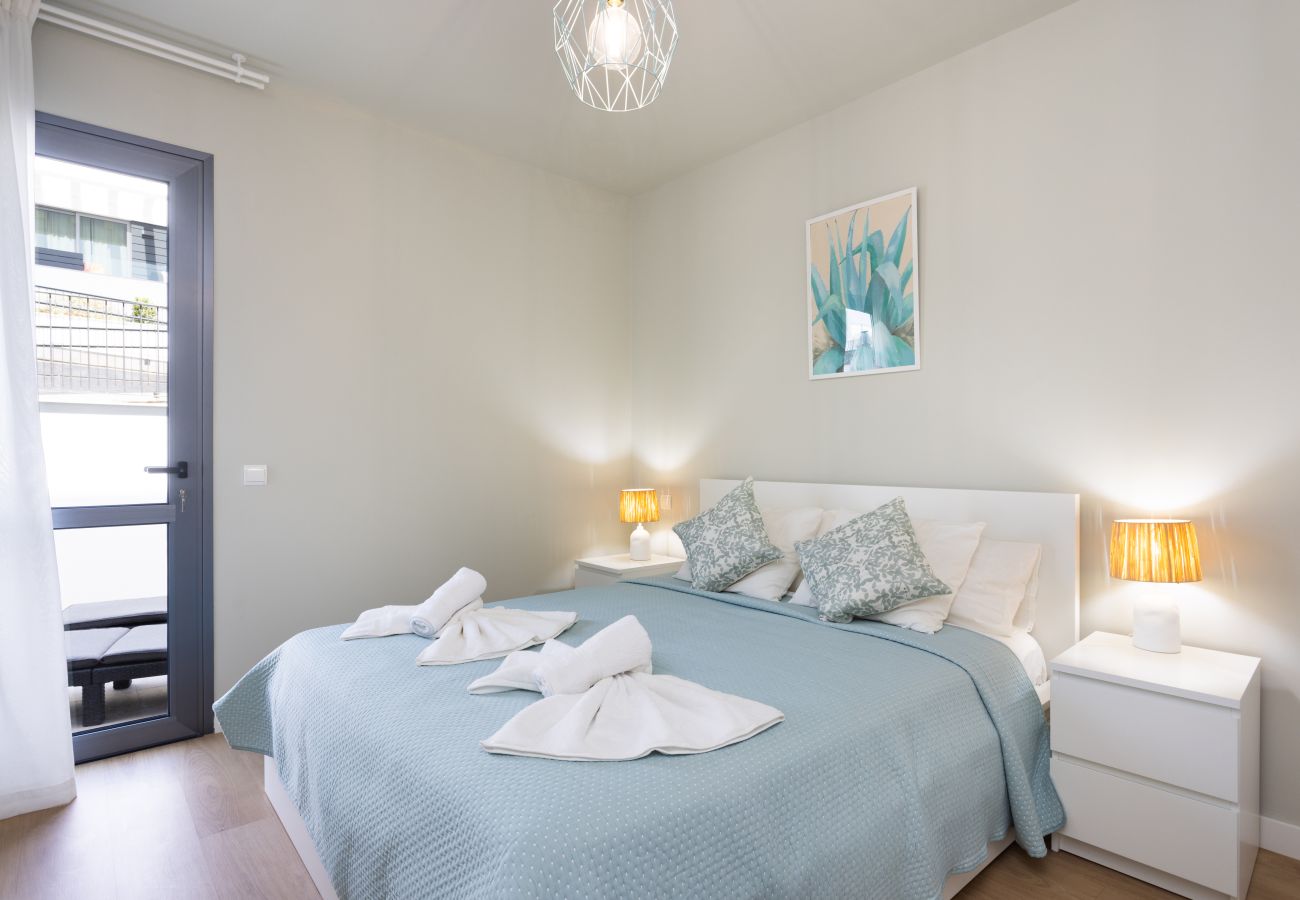 Apartamento en Arico - Home2Book Cozy & Modern Apt, Pool & Terrace