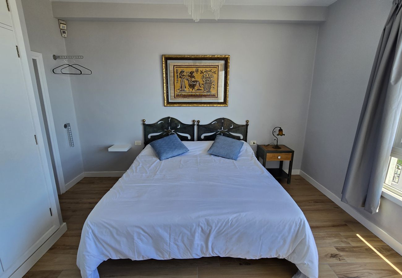 Apartamento en Santa Cruz de Tenerife - Home2Book Las Vistas Stay, Sea & Santa Cruz Views