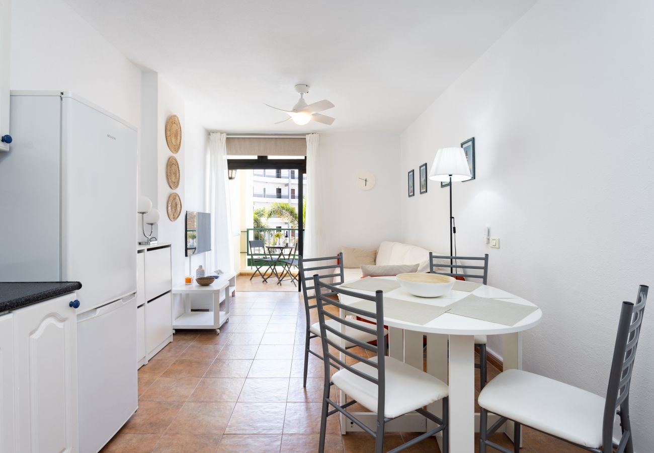 Apartamento en Arona - Home2Book Cozy Coastal Apt & Pool, Los Cristianos