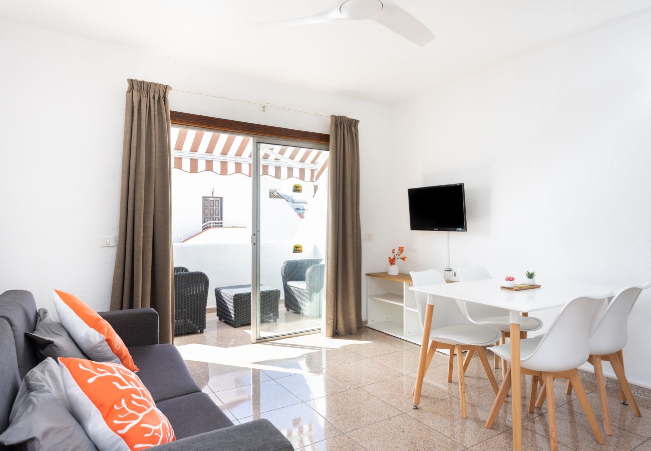 Apartamento en Arona - Home2Book Vibrant Las Américas Apt, Pool Retreat