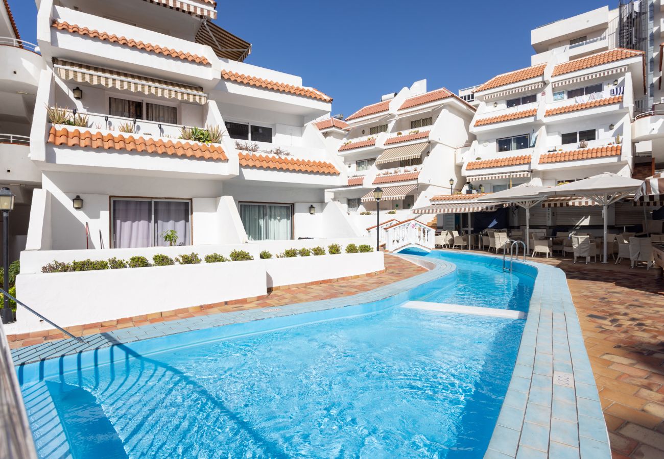 Apartamento en Arona - Home2Book Vibrant Las Américas Apt, Pool Retreat