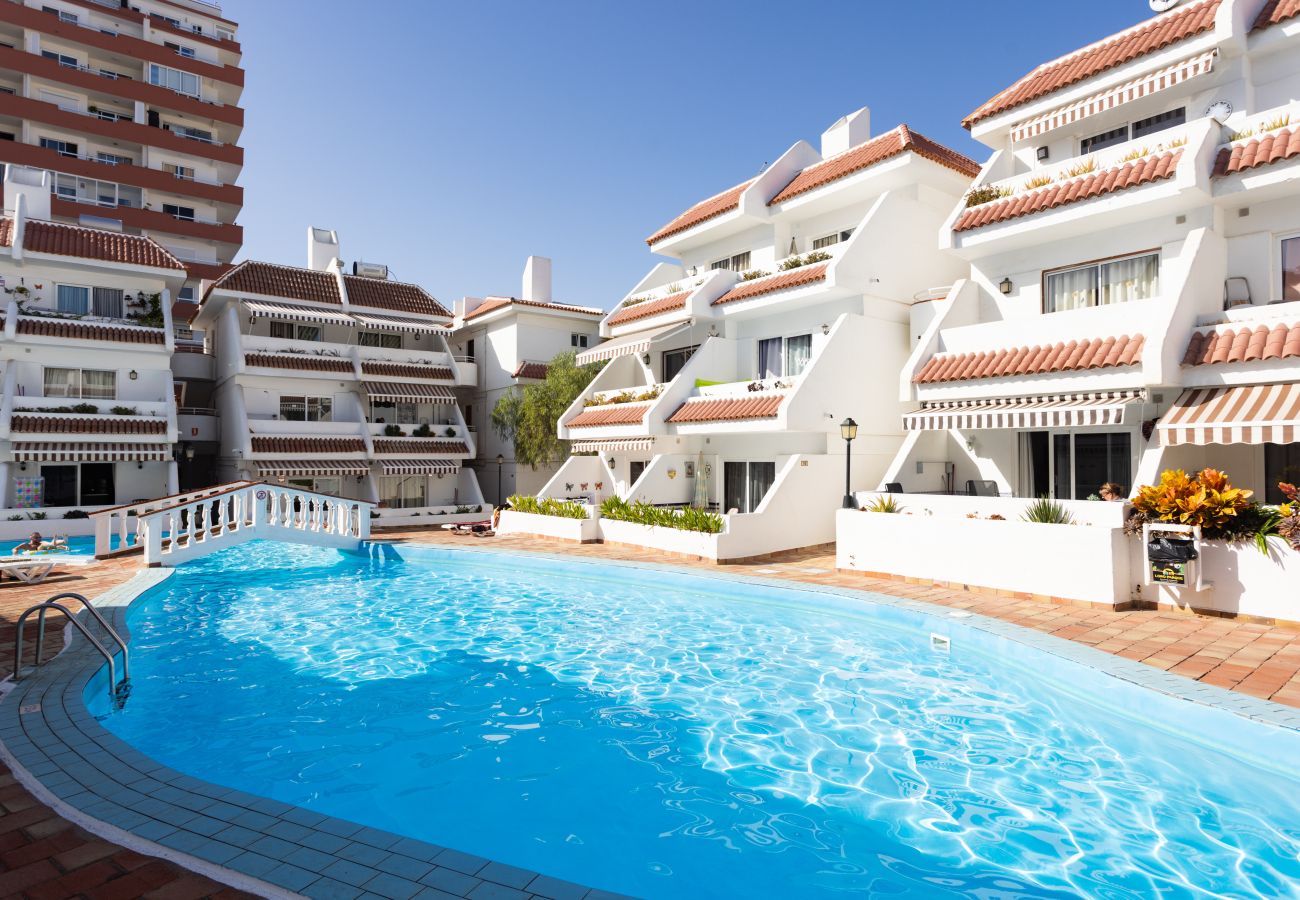 Apartamento en Arona - Home2Book Vibrant Las Américas Apt, Pool Retreat