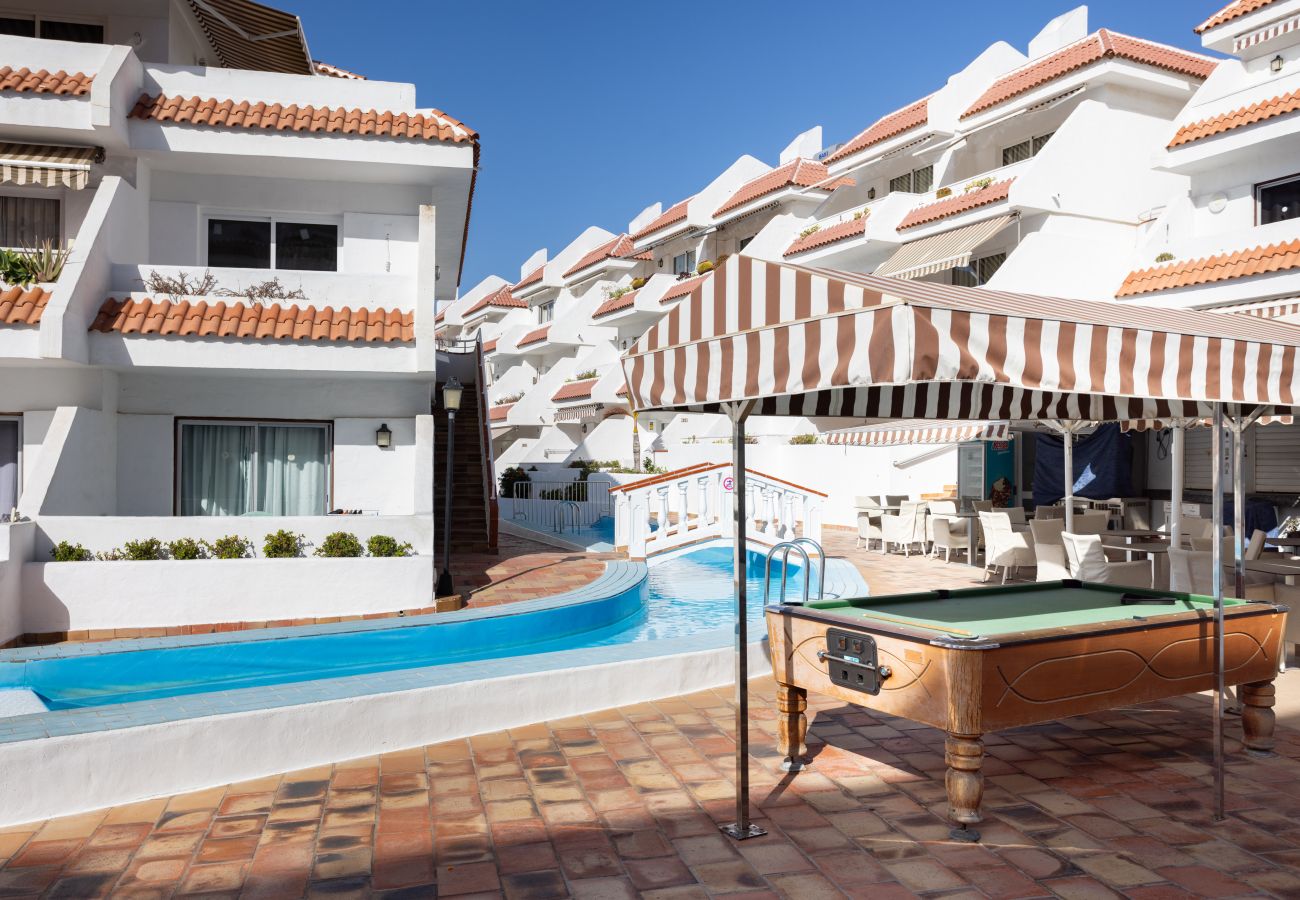 Apartamento en Arona - Home2Book Vibrant Las Américas Apt, Pool Retreat