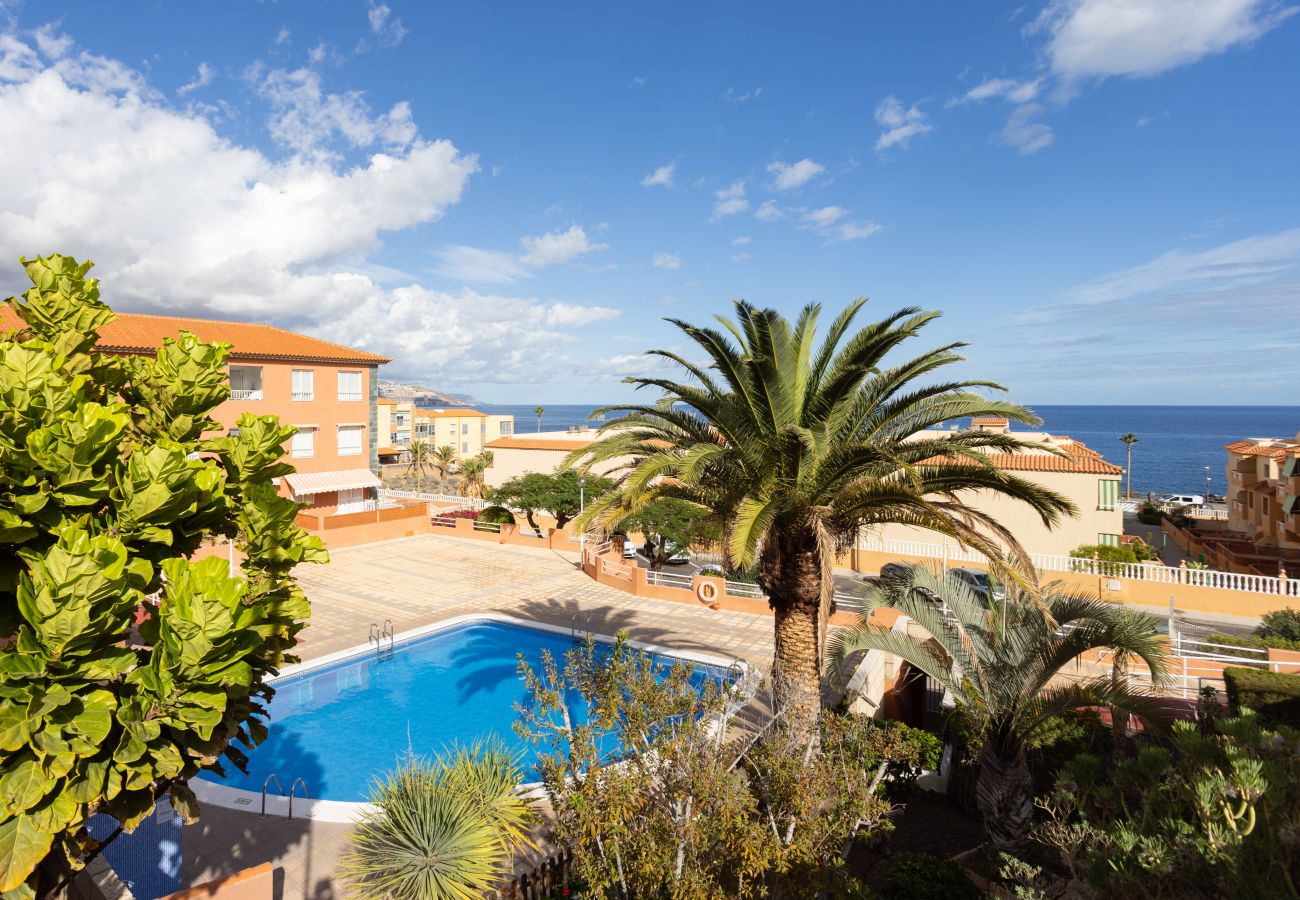 Apartamento en Candelaria - Home2Book Sunny Escape, Pool & Beach in Caletillas