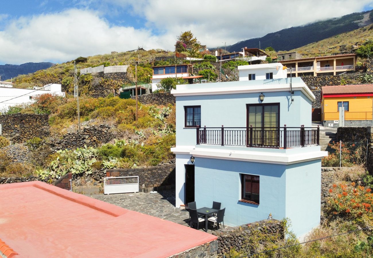 Cottage in Los Llanillos - Casita del Lomo, Terrace & BBQ