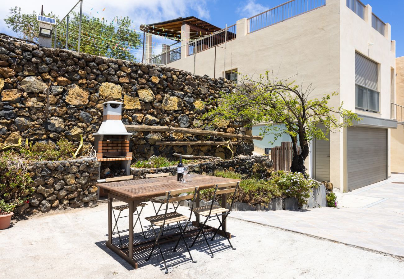 House in Taibique - Cozy Rustic House & Terrace, El Pinar 