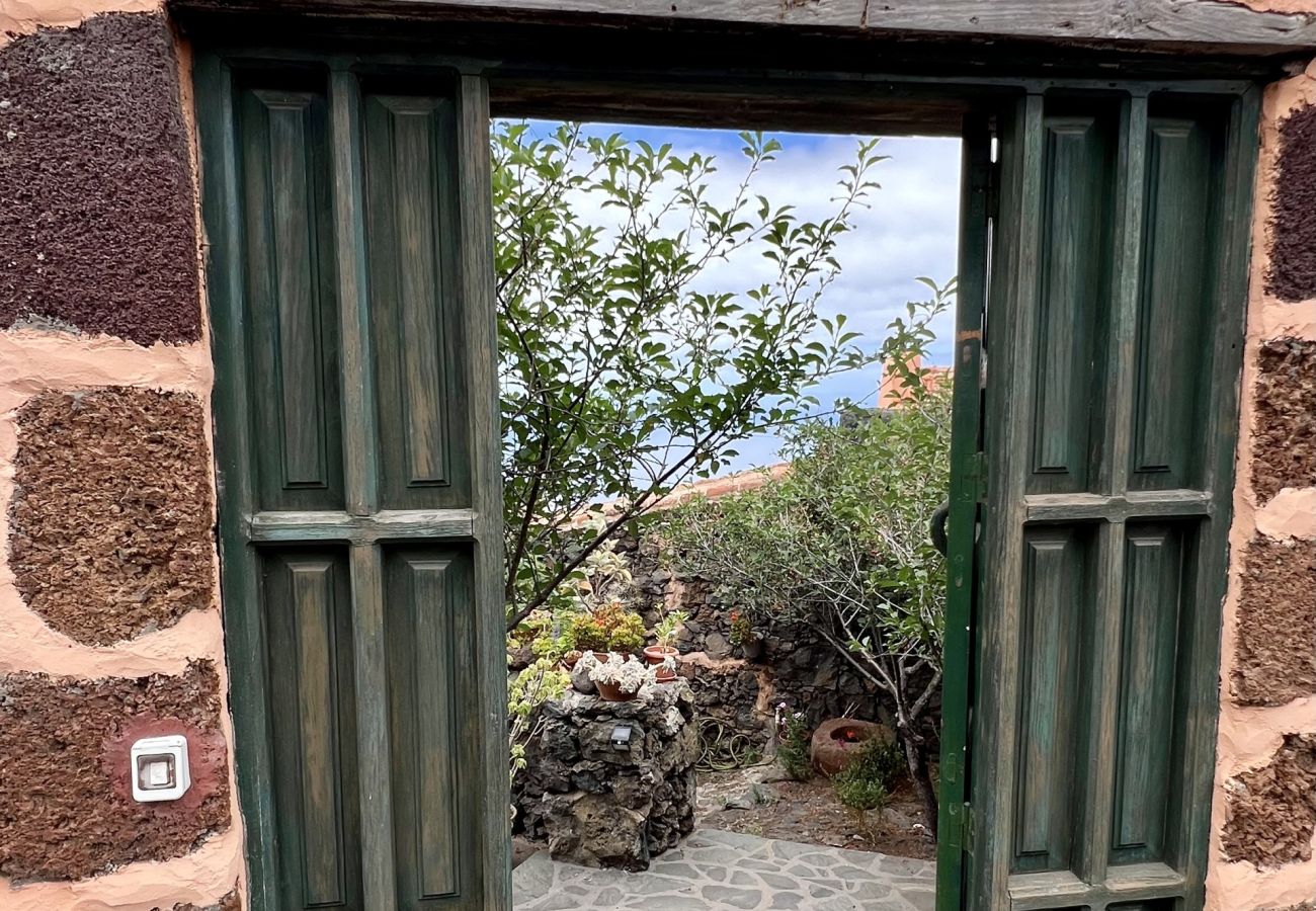 Cottage in Mocanal - Cozy Rural House Las Guindas, El Hierro