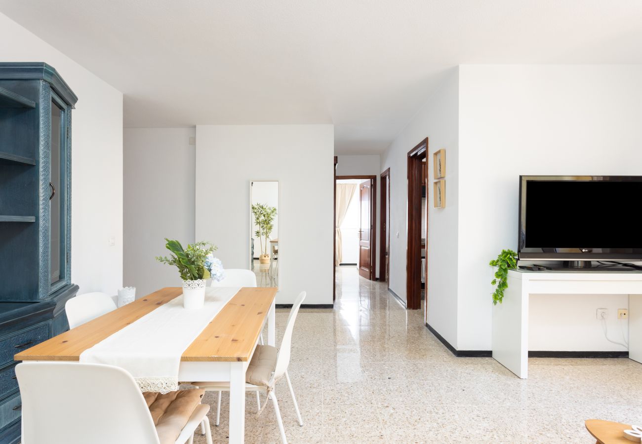 Apartment in Santa Cruz de Tenerife - Home2Book Bright Stadium Apartment, Santa Cruz